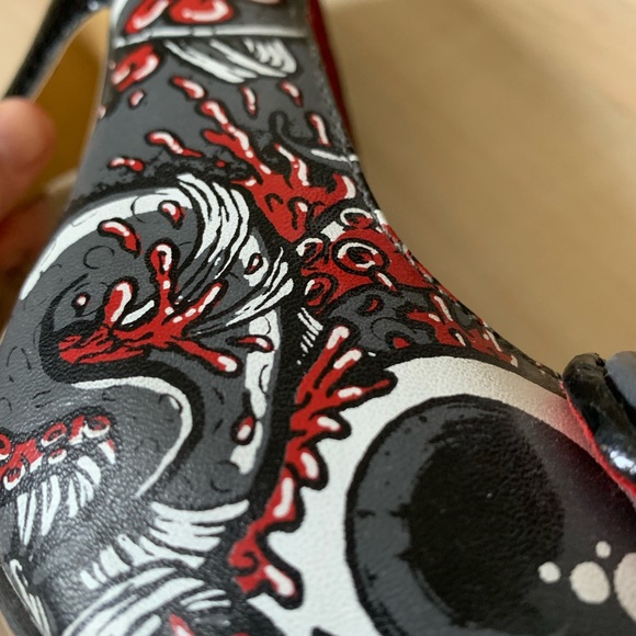 Iron Fist platform heels - Picture 7 of 7